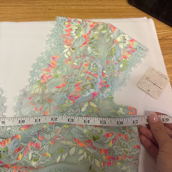 NWT Free People Garden Party Lace Tee in Sprout Green - Picture 11 of 12